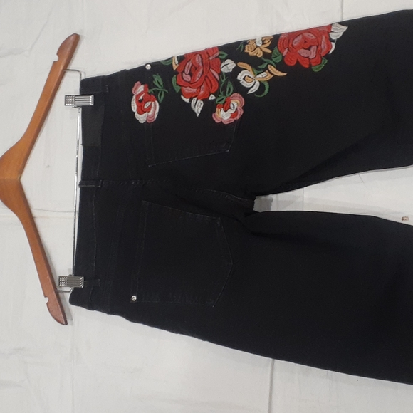 Zara black womens  embroidery black crop ankle  jean size 4 - Picture 7 of 16